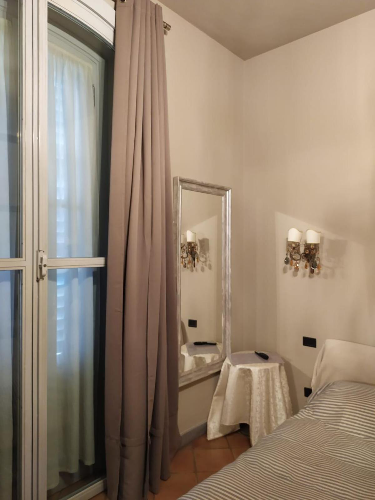 Camera Navigli Con Bagno Privato Milán Exterior foto